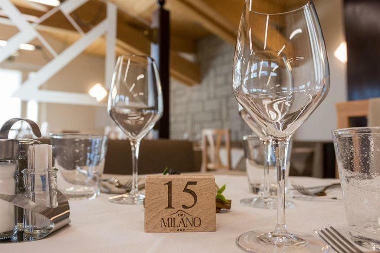 Hotel Milano Tione di Trento Dış mekan fotoğraf