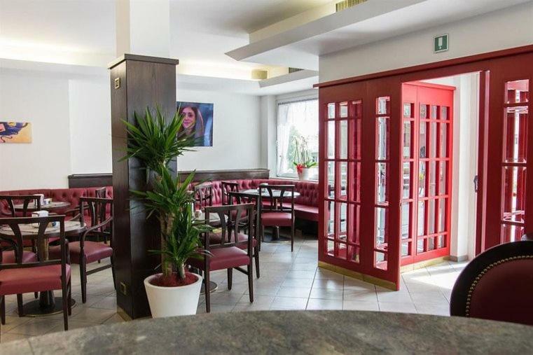 Hotel Milano Tione di Trento Dış mekan fotoğraf